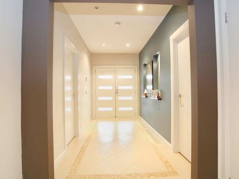 36 Jindabyne Ave, Taylors Hill VIC 3037