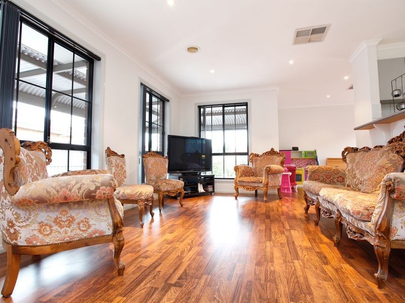 30 Antonie Ave, Delahey VIC 3037