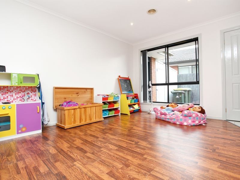 30 Antonie Ave, Delahey VIC 3037