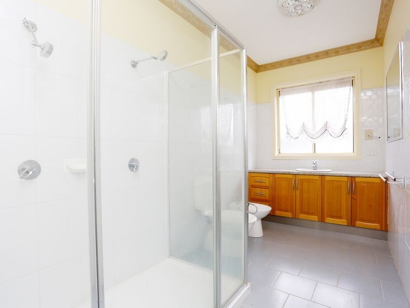 34 Deakin Grove, Burnside Heights VIC 3023