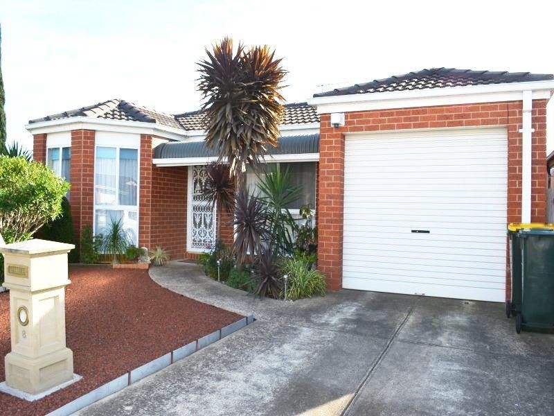 8 Mankina Circuit, Delahey VIC 3037