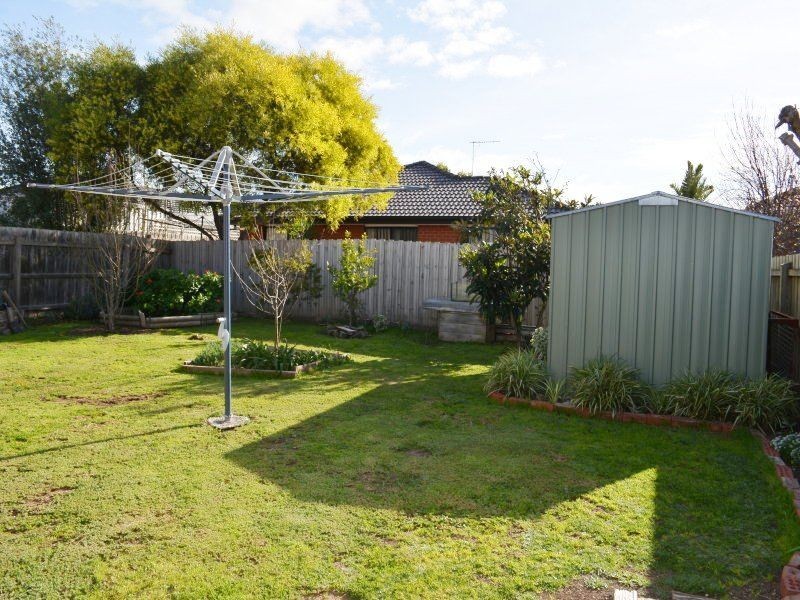 8 Mankina Circuit, Delahey VIC 3037