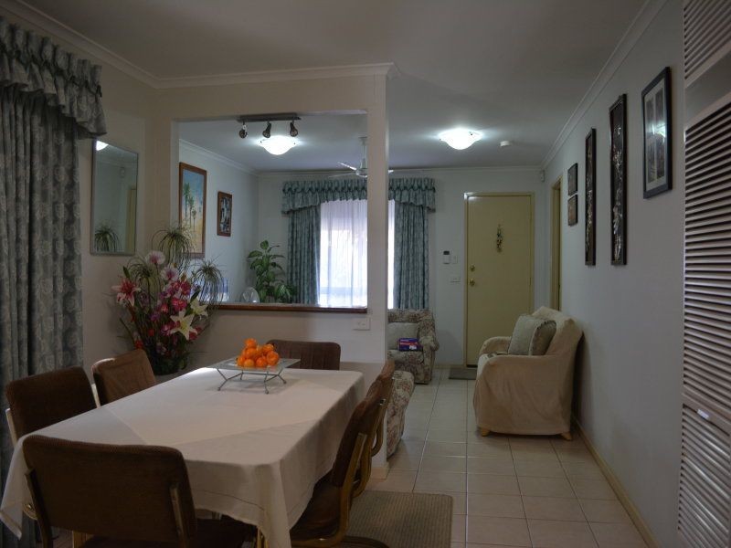 8 Mankina Circuit, Delahey VIC 3037