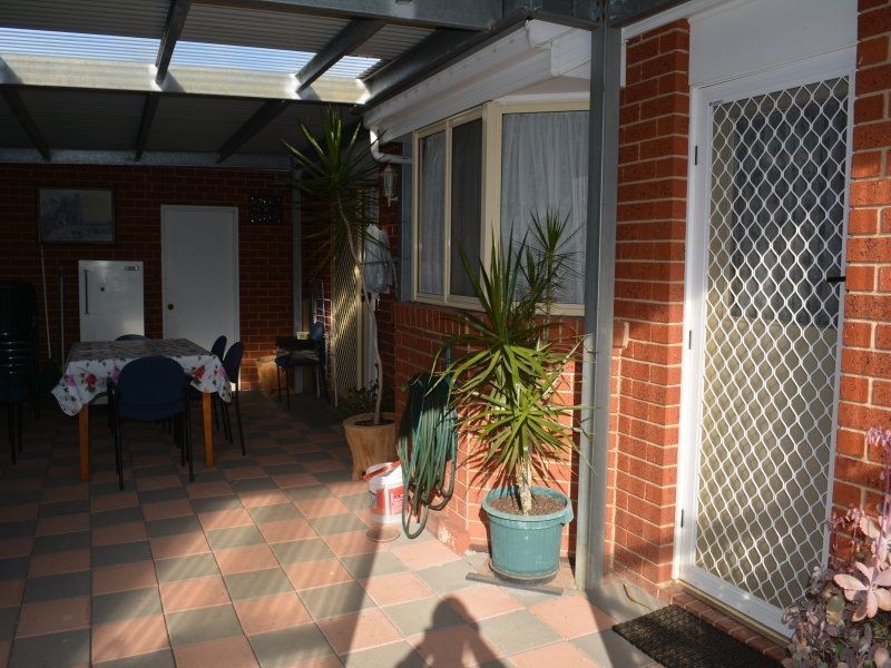 8 Mankina Circuit, Delahey VIC 3037