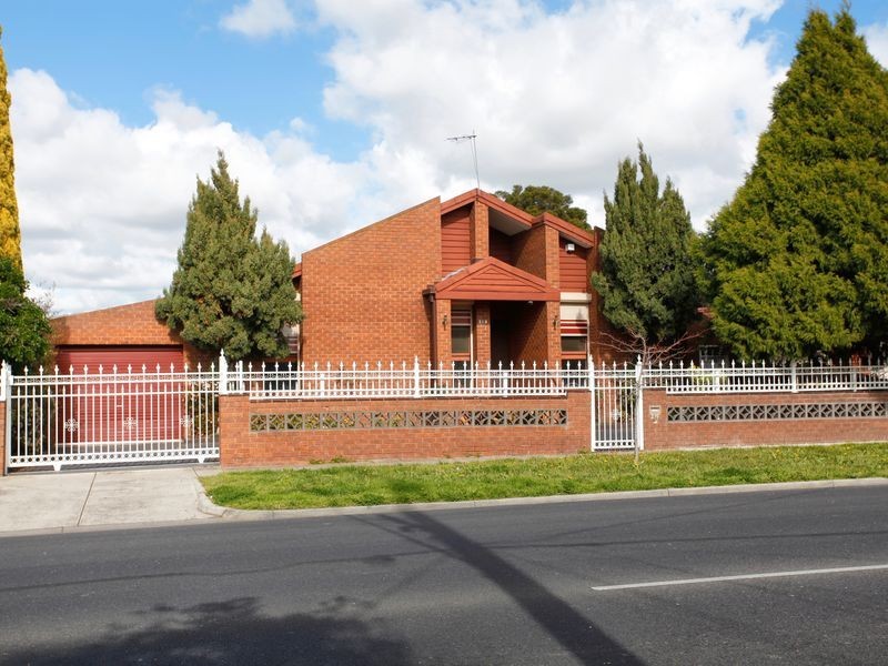 219 Main Road East, St Albans VIC 3021