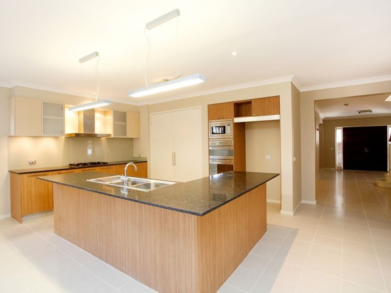 9 Moresby Court, Craigieburn VIC 3064