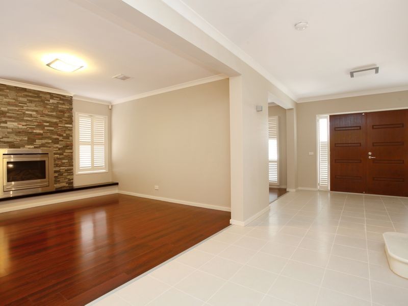 9 Moresby Court, Craigieburn VIC 3064