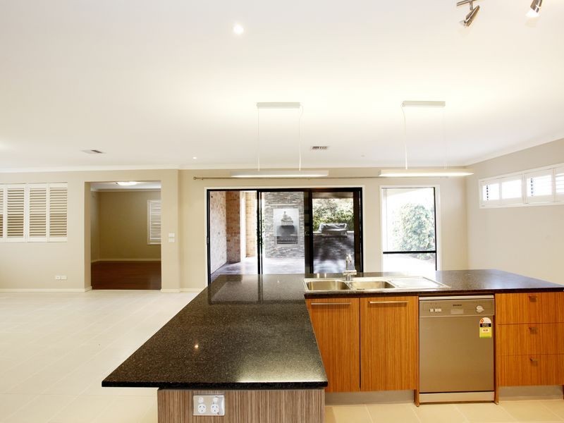 9 Moresby Court, Craigieburn VIC 3064