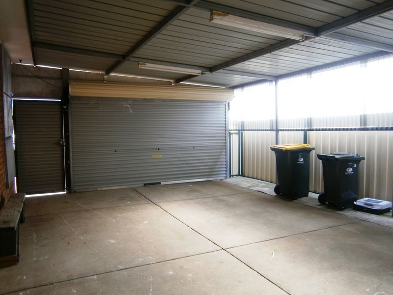 15 Baguley Crescent, Kings Park VIC 3021