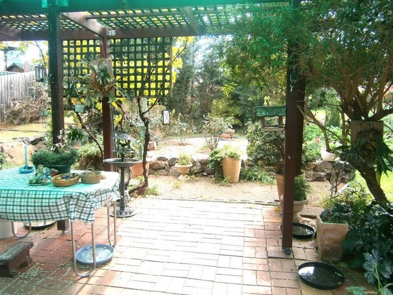 35 John Paul Drive, Hillside VIC 3037