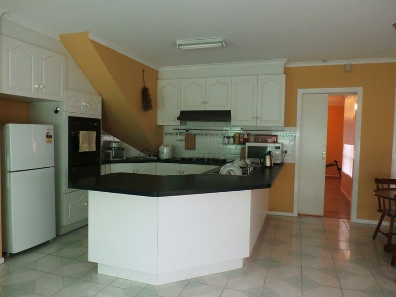 35 John Paul Drive, Hillside VIC 3037