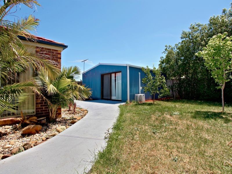 32 Loddon Drive, Taylors Hill VIC 3037