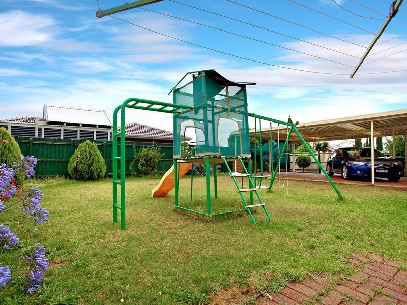 26 Kalyna Court, Delahey VIC 3037