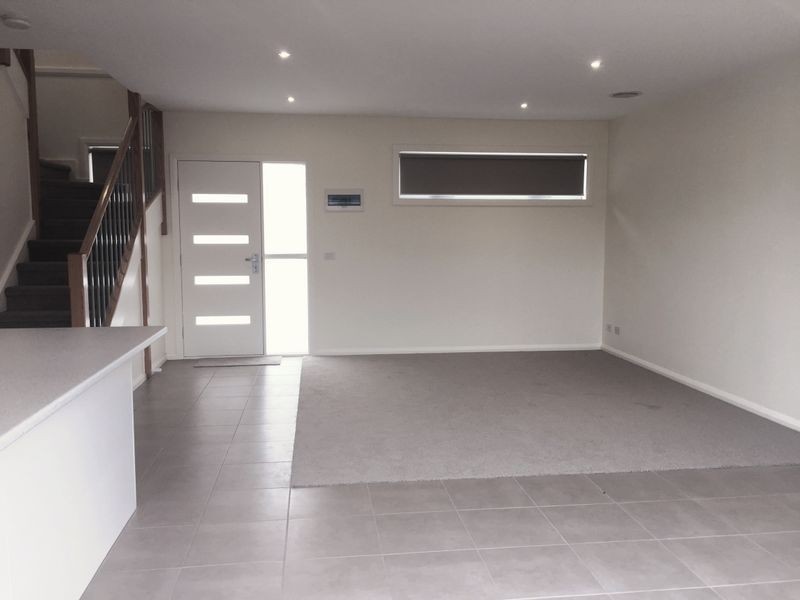 2/12 Scott Avenue, St Albans VIC 3021