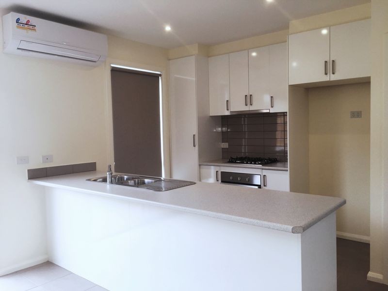 2/12 Scott Avenue, St Albans VIC 3021