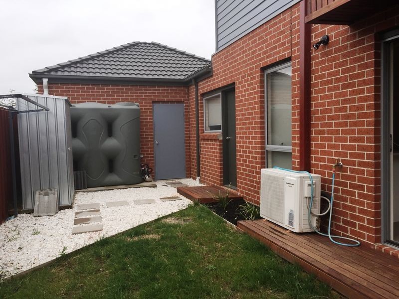 2/12 Scott Avenue, St Albans VIC 3021