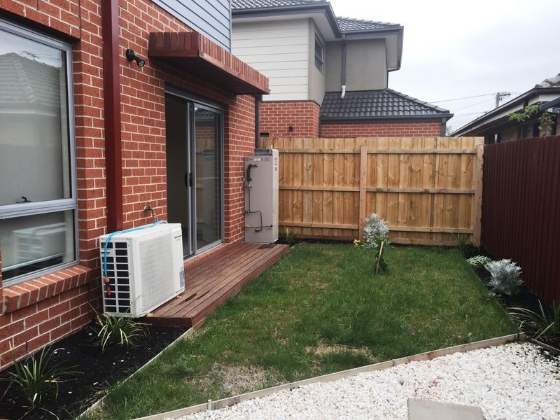 2/12 Scott Avenue, St Albans VIC 3021