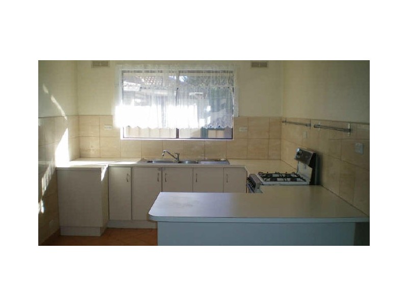 1/5 Wood Street, Deer Park VIC 3023