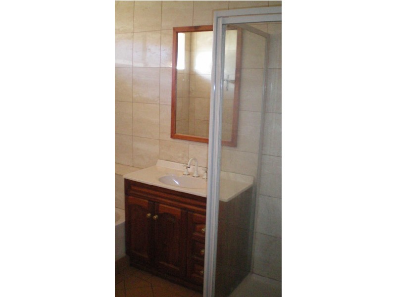 1/5 Wood Street, Deer Park VIC 3023