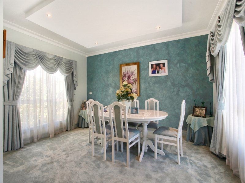 5 Zebrina Close, Hillside VIC 3037