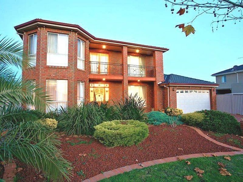 30 Perceval Crescent, Taylors Lakes VIC 3038