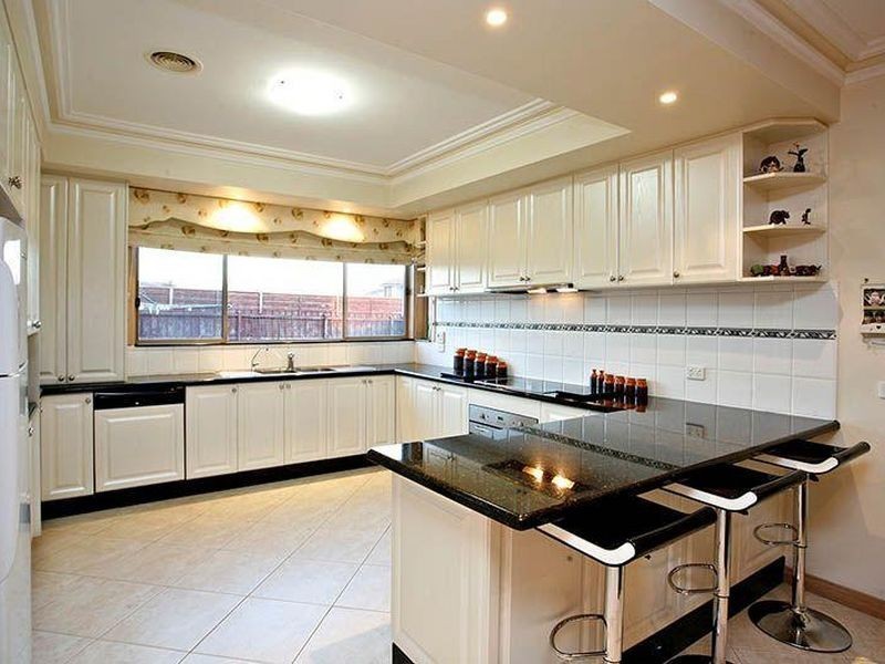 30 Perceval Crescent, Taylors Lakes VIC 3038