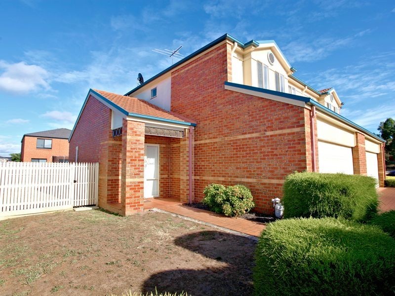 71 The Glades, Taylors Hill VIC 3037