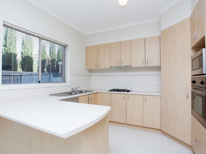 71 The Glades, Taylors Hill VIC 3037