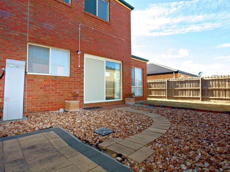 71 The Glades, Taylors Hill VIC 3037