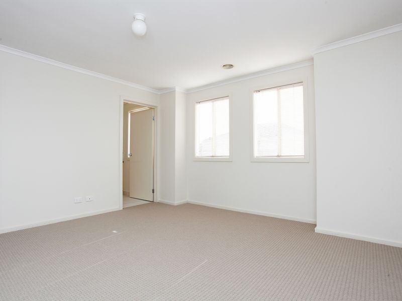 71 The Glades, Taylors Hill VIC 3037