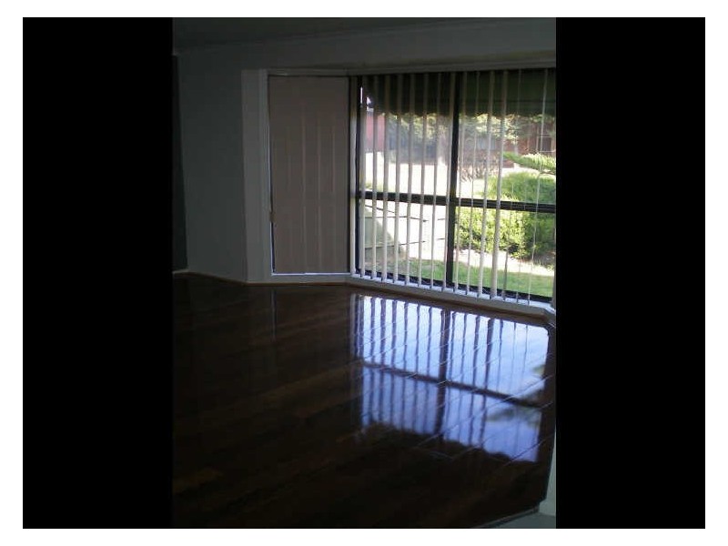 4 Flint Crescent, Delahey VIC 3037