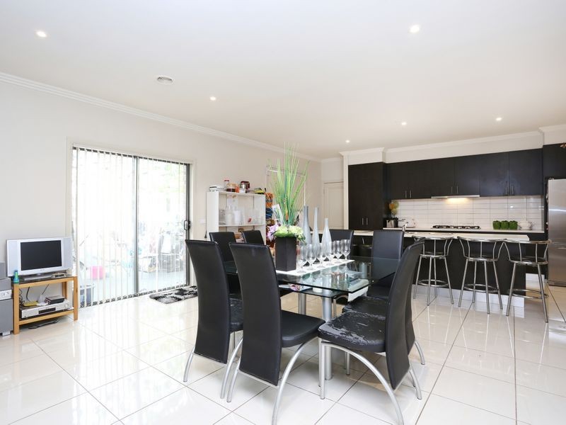 5 Parkes Way, Burnside Heights VIC 3023