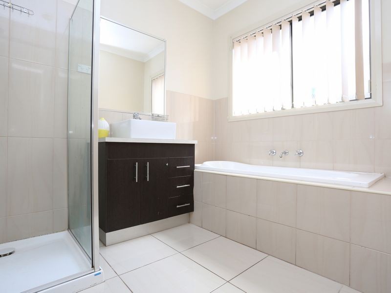 5 Parkes Way, Burnside Heights VIC 3023