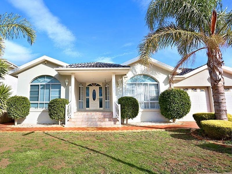 53 Wellesley Drive, Taylors Lakes VIC 3038