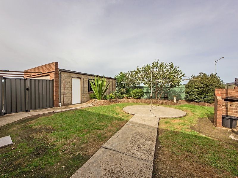 64 Wintersun Drive, Albanvale VIC 3021