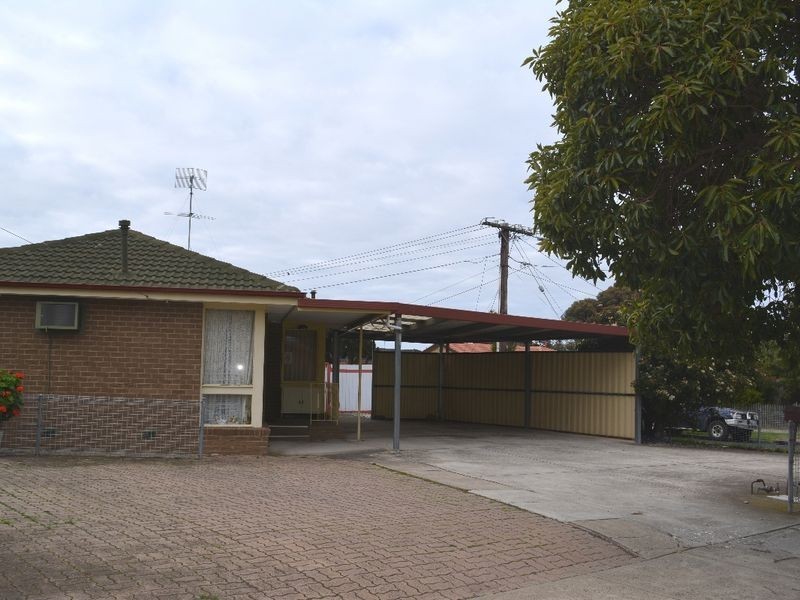 38 Maplewood Road, Kings Park VIC 3021