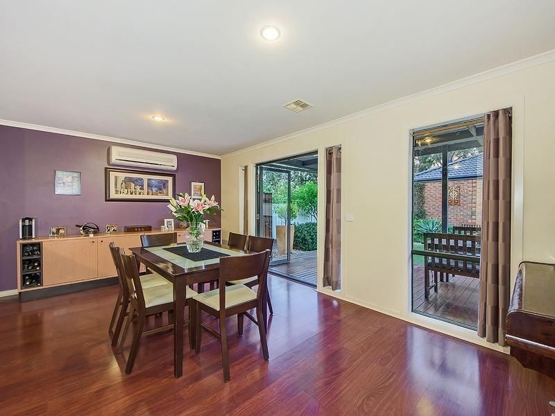 10 Loddon Close, Caroline Springs VIC 3023