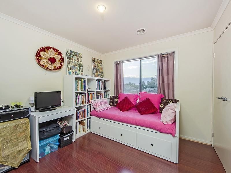 10 Loddon Close, Caroline Springs VIC 3023