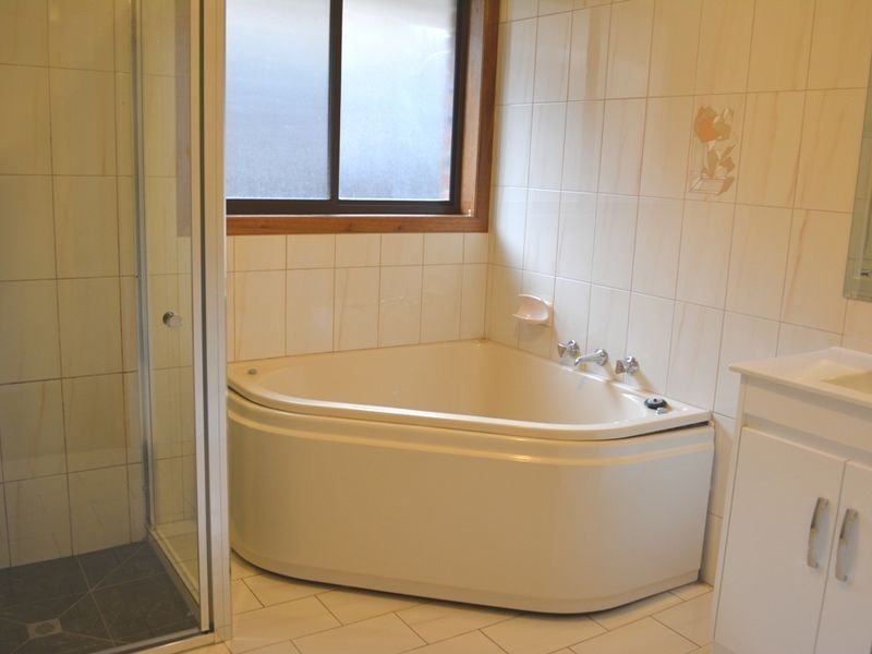 6 Batten Street, St Albans VIC 3021