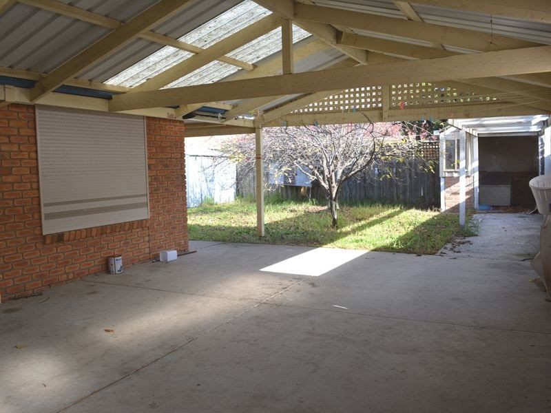 1 Wallace Street, Delahey VIC 3037
