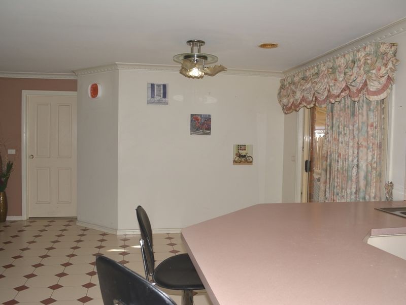 1 Wallace Street, Delahey VIC 3037