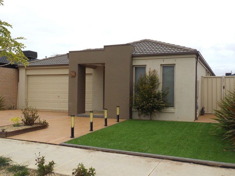 15 Fieldstone Way, Brookfield VIC 3338