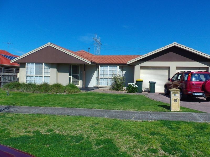 18 Salamander Drive, Taylors Lakes VIC 3038