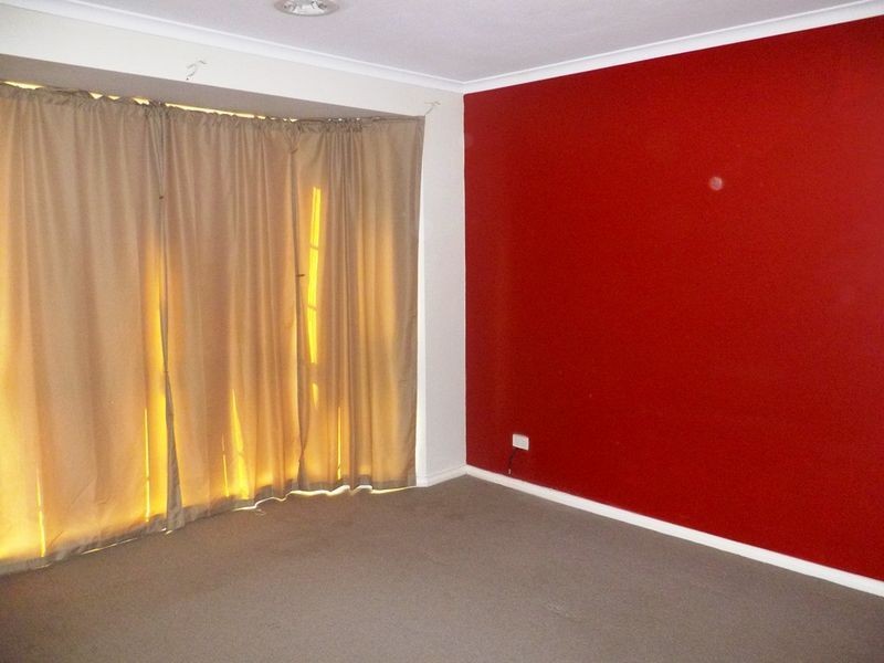 18 Salamander Drive, Taylors Lakes VIC 3038