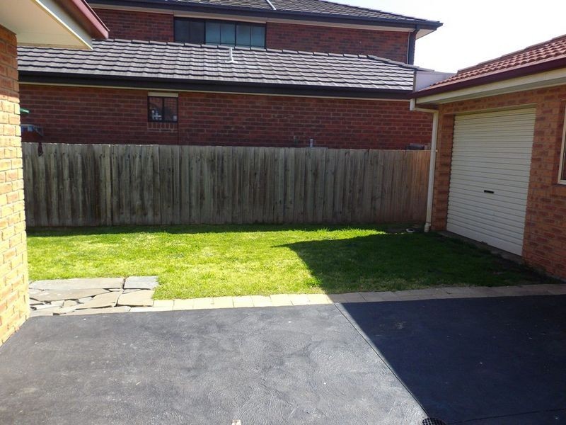 18 Salamander Drive, Taylors Lakes VIC 3038