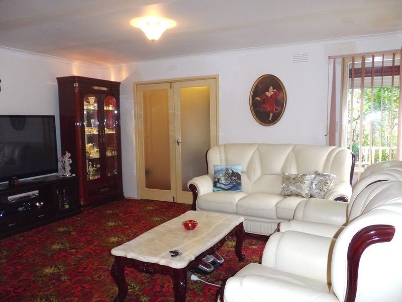 1 Selsey Court, St Albans VIC 3021