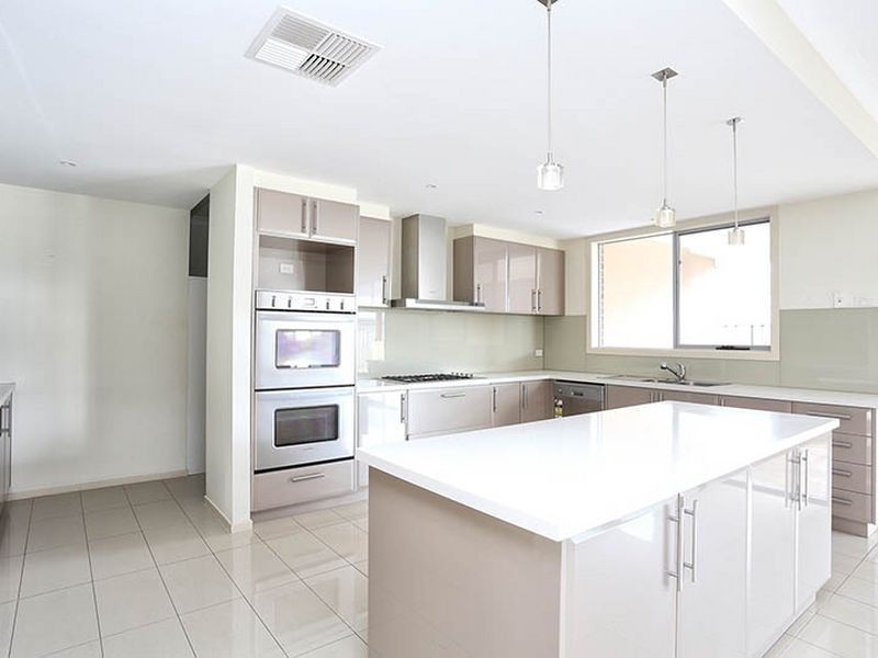 11 Wales Court, Hillside VIC 3037