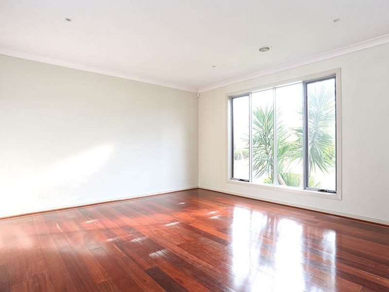 11 Wales Court, Hillside VIC 3037