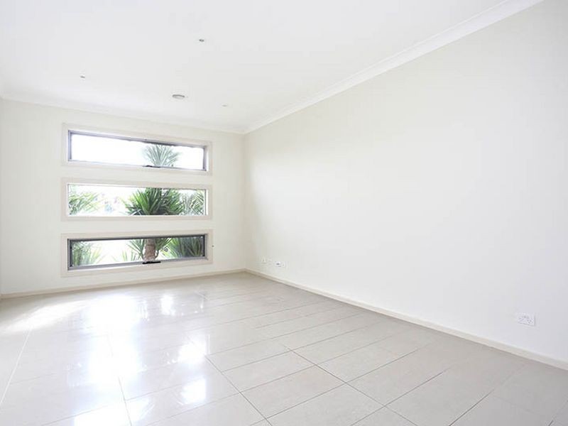 11 Wales Court, Hillside VIC 3037