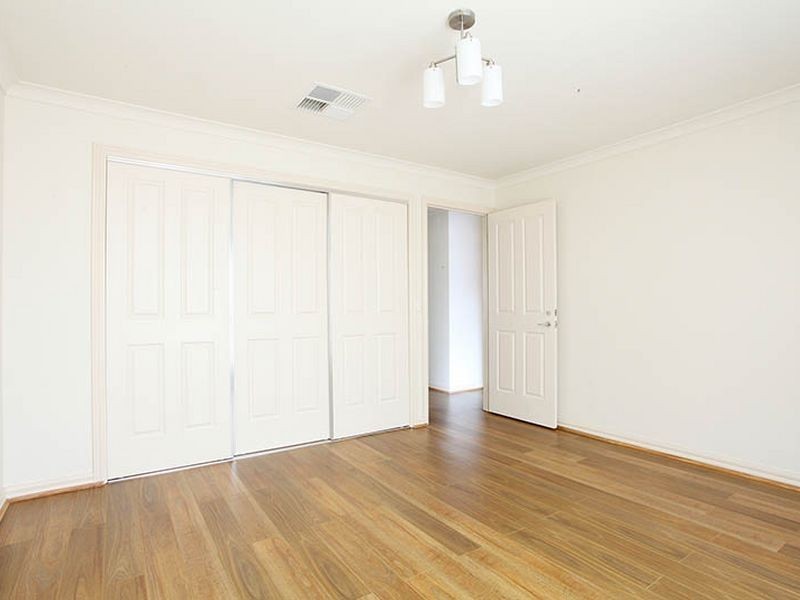 2 Caves Lane, Caroline Springs VIC 3023